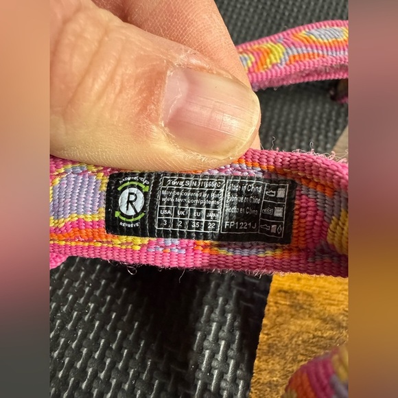 Teva Kids Girl Bubbles Carrot/Fuchsia Original Universal Sandals 3 hiking summer - Picture 2 of 8